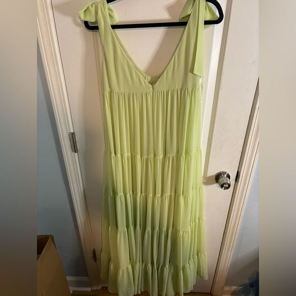 Mac duggal Lime Green Sleeveless Tiered Dress gown with bows size 4 NWOT - Picture 3 of 3
